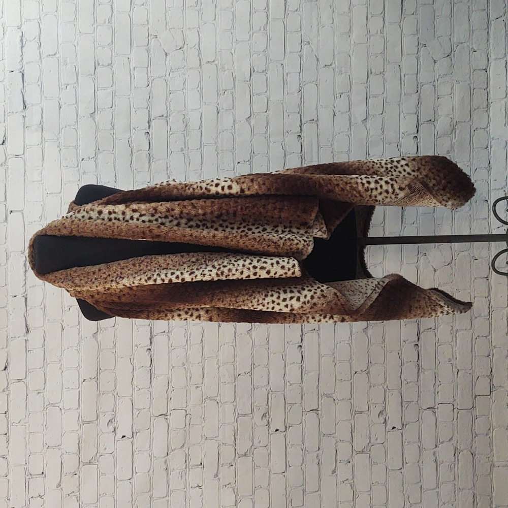 Animal Print Faux Fur Vest - Picture 1 of 10